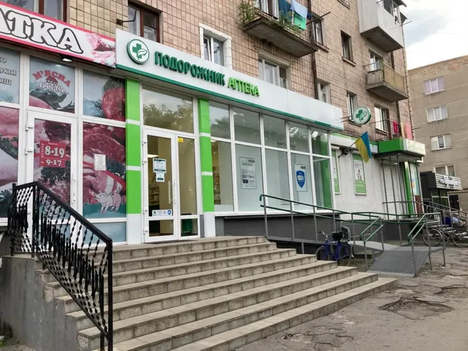 У Ковелі п'яний пенсіонер вкрав з аптеки дерев'яну палицю