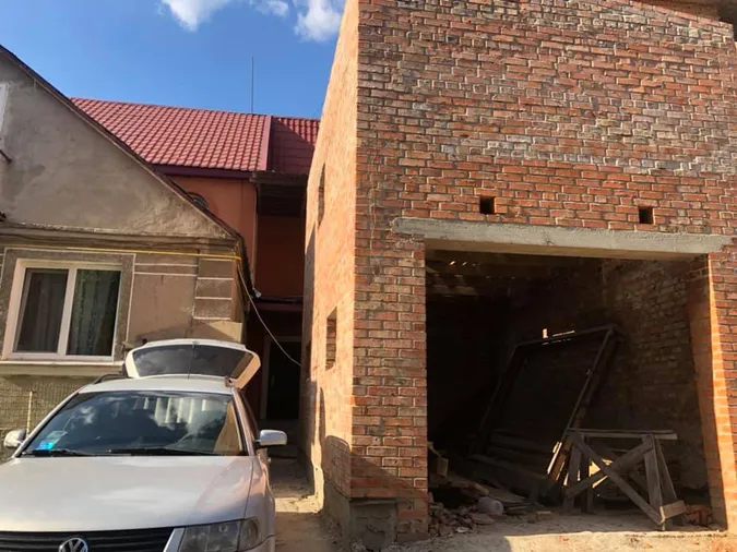 Незаконне будівництво на проспекті Відродження в Луцьку хочуть знести