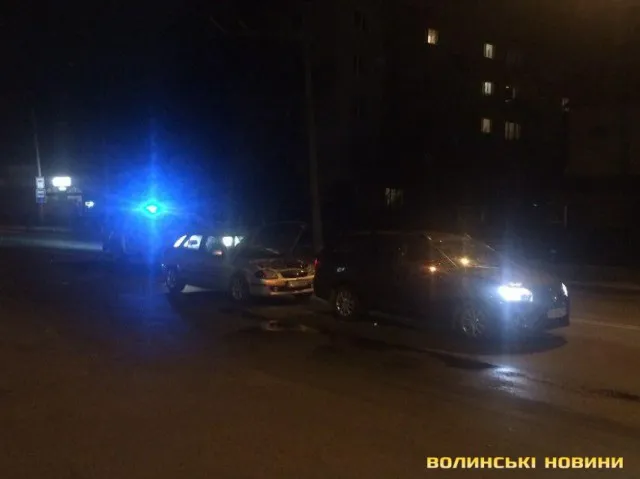 ДТП у Луцьку: іномарки зіткнулися перед «зеброю» (ФОТО)