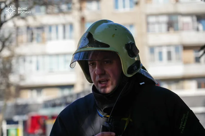 У Луцьку горів спорткомплекс на проспекті Президента Грушевського (фото)