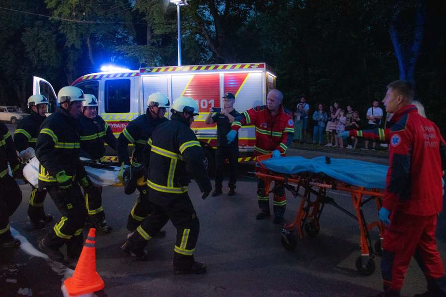 Поліція, пожежні і «швидка»: що коїлося ввечері на Глушець у Луцьку (фото)