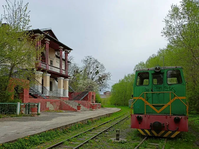 Руїни дитячої залізниці у Луцьку (фото)