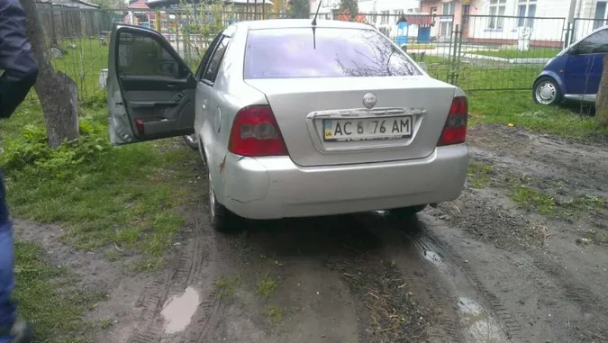 У Луцьку регулярно порушують правила паркування (фото)