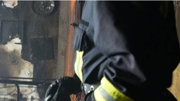 Йшов дим з під'їзду: у Луцьку горіла квартира (фото)