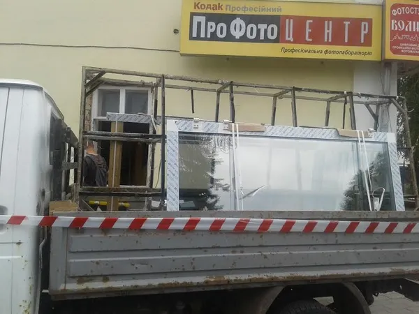 Чому виламували стіну в історичній пам'ятці у центрі Луцька (фото)