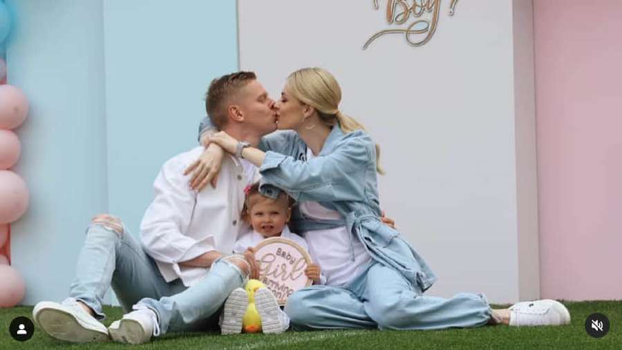 Олександр Зінченко з дружиною розсекретили стать другого малюка (фото)