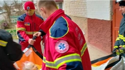 Не могла відкрити двері: у Луцьку рятувальники допомогли травмованій жінці (фото)