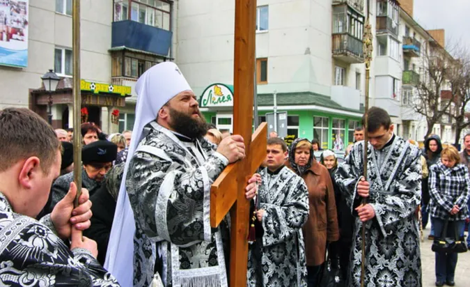 Хресна хода у Луцьку: як пройшла передвеликодня молитва (відео)