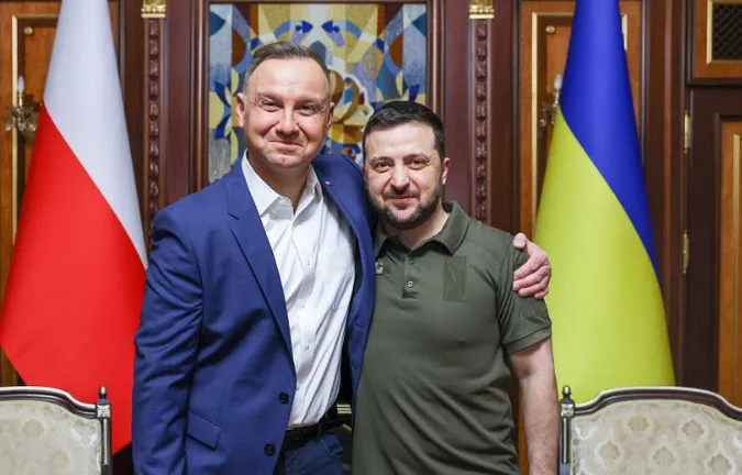 Зеленський пропонує надати полякам в Україні особливий статус, – Анджей Дуда