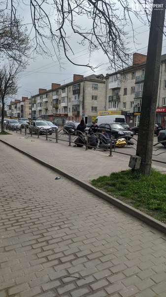 У Луцьку на Перемоги збили мотоцикліста (фото, оновлено)