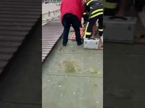 На Волині з четвертого поверху готелю випав чоловік (відео)