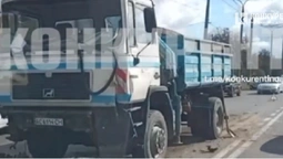 У Луцьку вантажівка влупилася в маршрутку (відео)