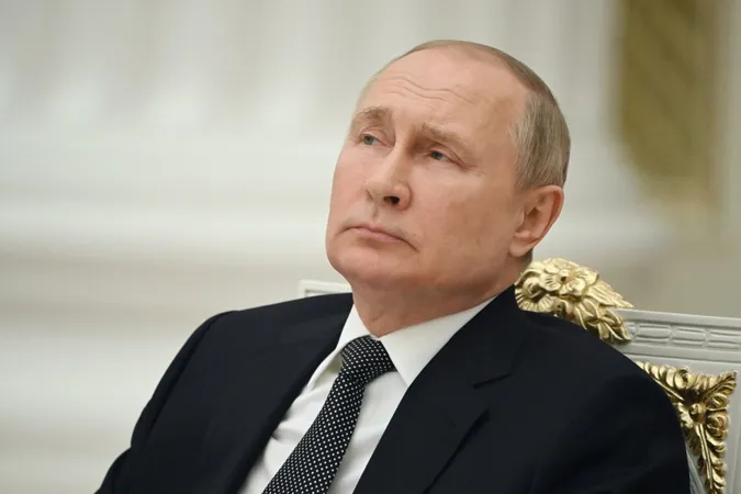 Німеччина пообіцяла арештувати путіна, якщо він приїде