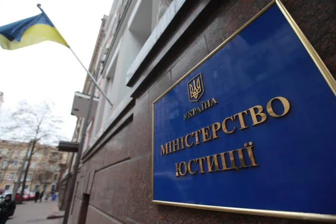Кого з волинських реєстраторів та нотаріусів карають за махінації