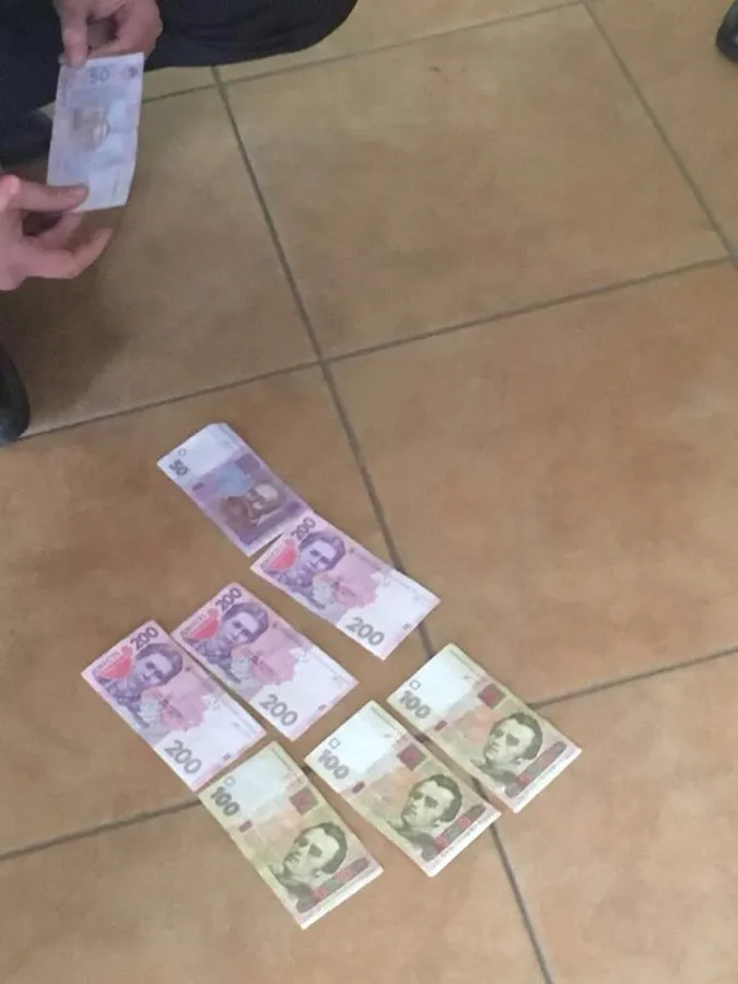 На Волині голову сільради спіймали на хабарі (оновлено)