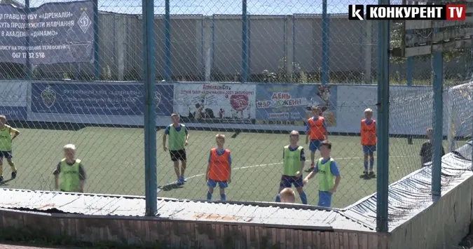 У Луцьку в дитячого ФК «Адреналін» хочуть забрати футбольне поле (відео)