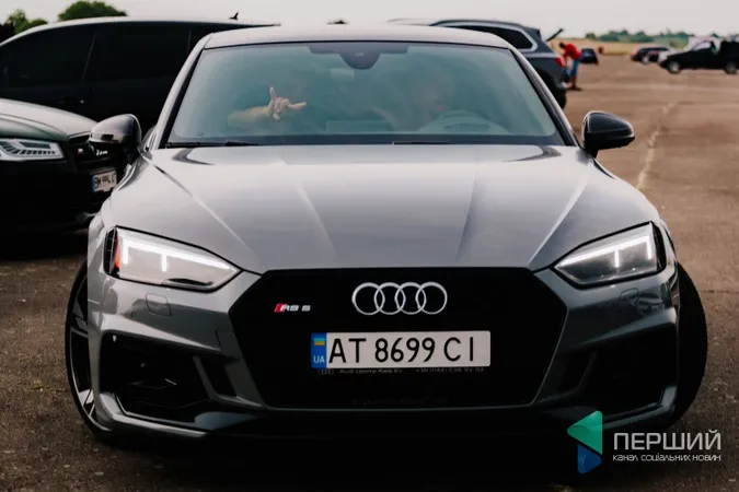 Драйв та адреналін: під Луцьком змагалися спортивні авто (фото)