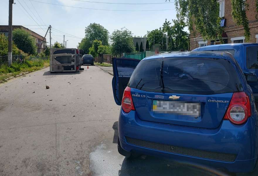 Травмувалися водійка і 4-річна дитина: деталі ДТП у Нововолинську (фото, відео)
