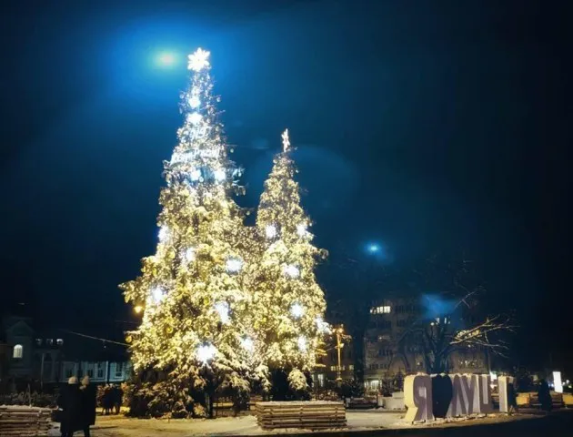 Стало відомо, коли засяє головна ялинка Луцька