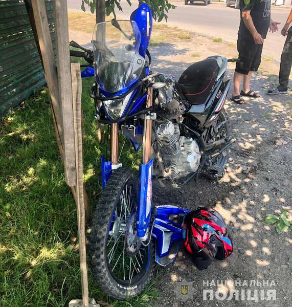 У Любомлі підліток на мотоциклі врізався у легковик і потрапив до лікарні (фото)
