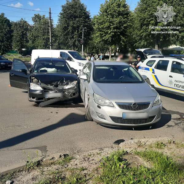 ДТП у Луцьку: не поділили дорогу Opel і Ford (фото)