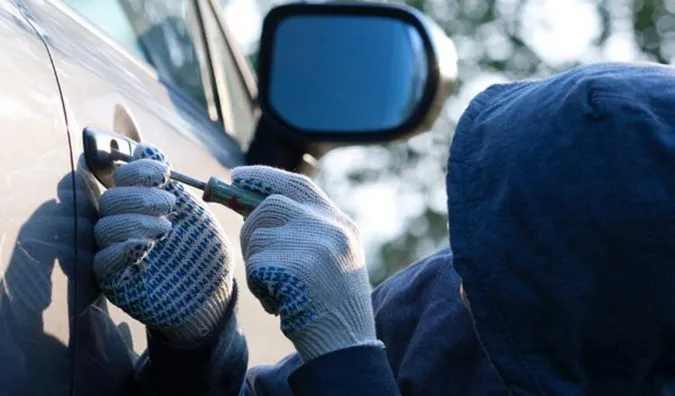 З автомийки на Набережній у Луцьку вкрали автомобіль