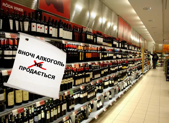 У Луцькраді пропонують обмежити час роботи магазинів, які продають алкоголь вночі