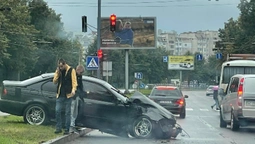 Рух ускладнений: у Луцьку на проспекті Соборності аварія (фото, відео)