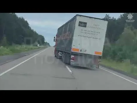 Заносило на зустрічну смугу: на Волині зловили п'яного водія вантажівки (відео)