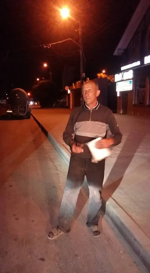 Автомобілі луцького ковбасного виробника опівночі зливали нечистоти в Луцьку
