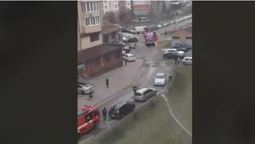 У Луцьку – пожежа в багатоповерхівці: обмежувачі руху перекрили доїзд рятувальникам (відео, оновлено)