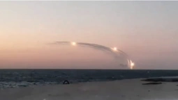 Показали, як російські окупанти запускають ракети з корабля в Сімферополі (відео)