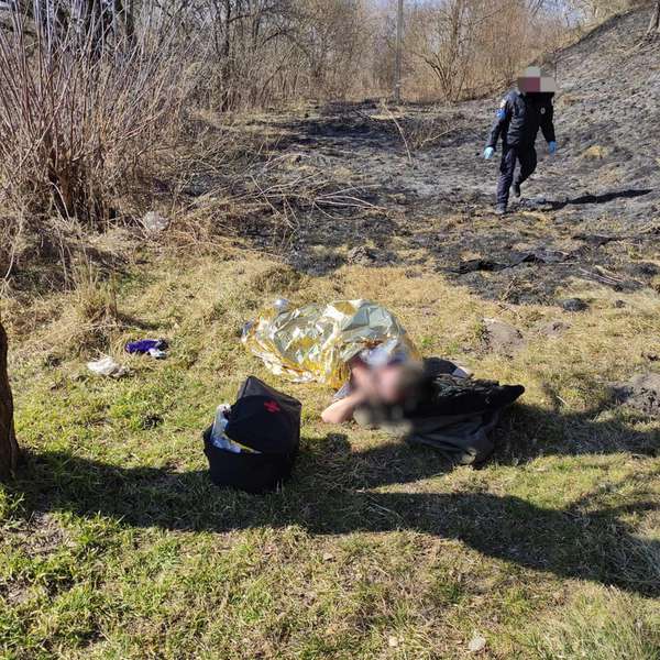 У селі під Луцьком загорівся чоловік, який кинув недопалок у траву (фото)