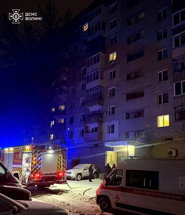 У Луцьку горів підвал – постраждала людина
