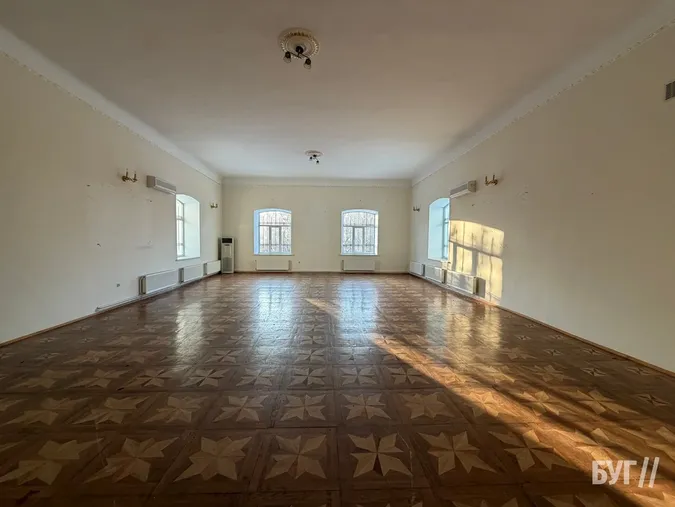 Пляшки з алкоголю, пліснява і безлад: що лишилося після московських попів в Успенському соборі у Володимирі (фото)