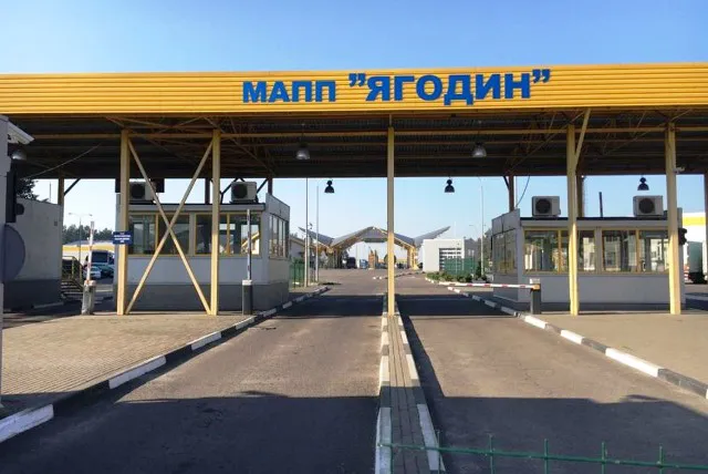 На Волинській митниці пояснили, чому стався колапс на «Ягодині» (відео)
