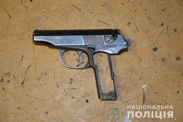 Волинські поліцейські перетворили зброю на брухт (фото)