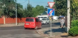 У Володимирі поблизу школи запровадили односторонній рух транспорту (фото)