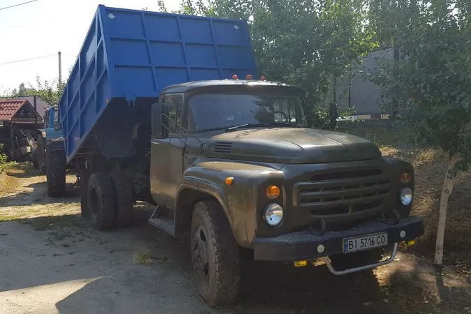 Луцьк Херсону віддасть самоскид