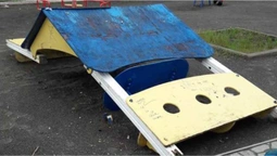 У Ківерцях вандали пошкодили дитячий майданчик (фото)
