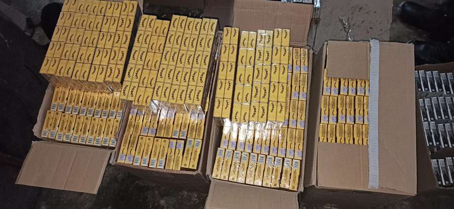 Обшуки на Камінь-Каширщині: знайшли понад 11 тисяч пачок сигарет (фото)