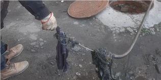 Труси, майка і серветки: нововолинські комунальники шукають власників знайдених речей (фото)