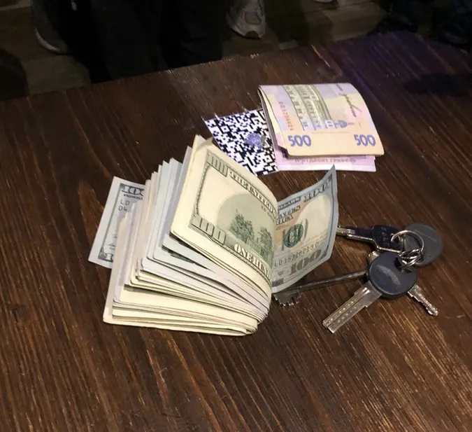 Затриманого на хабарі волинського податківця взяли під варту: застава – 142 тисячі