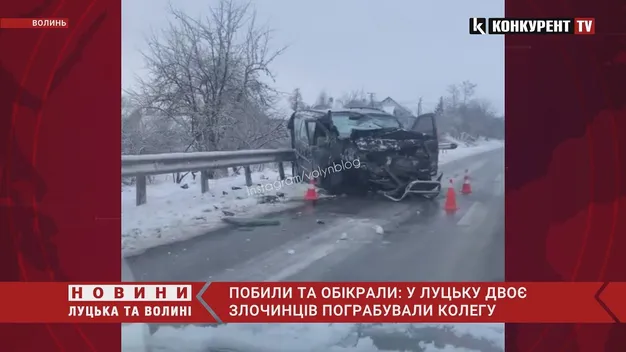 У Луцькому районі зіткнулися бус, автобус і легковик – є постраждалі (відео)