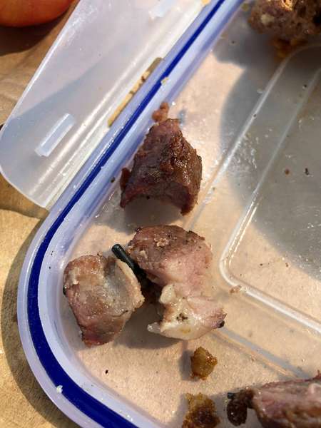 Чіпована свинина: лучанин придбав шашлик із «сюрпризом» (фото)