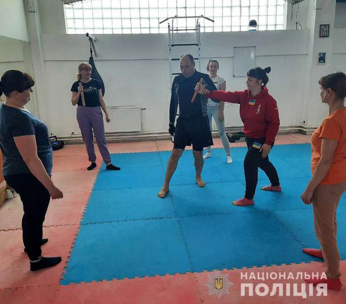 Волинських жінок навчають самообороні (фото)
