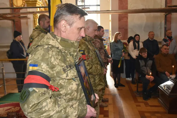Страшний день: Луцьк прощається з трьома Героями (відео)