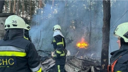Атака на Київщину: на підприємстві спалахнула пожежа (фото)