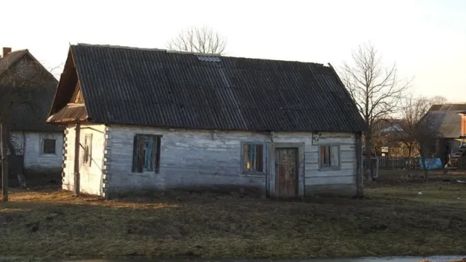 На Волині підлітки облаштували спортзал у халупі