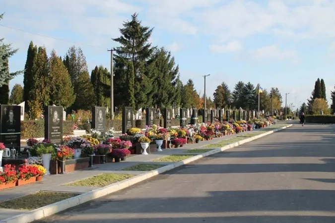 Алею поховань в Гаразджі планують розширити